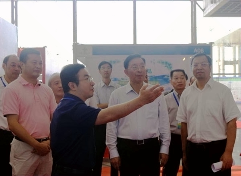中農(nóng)在線(xiàn)董事長(zhǎng)裘進(jìn)榮獲“‘三位一體’改革成績(jī)突出個(gè)人”稱(chēng)號(hào)