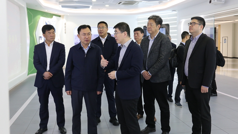 蘭州市委常委、副市長胡俊鋒到訪明日控股
