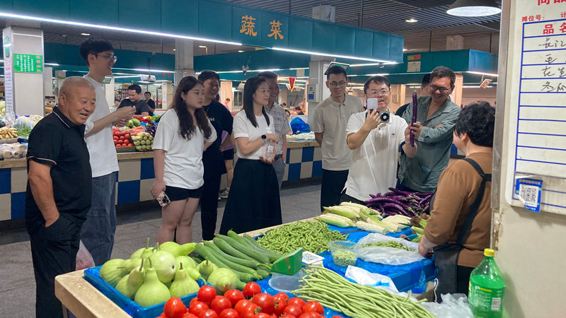 華通商貿(mào)開(kāi)展短視頻創(chuàng)作培訓(xùn)賦能農(nóng)貿(mào)市場(chǎng)場(chǎng)景化營(yíng)銷